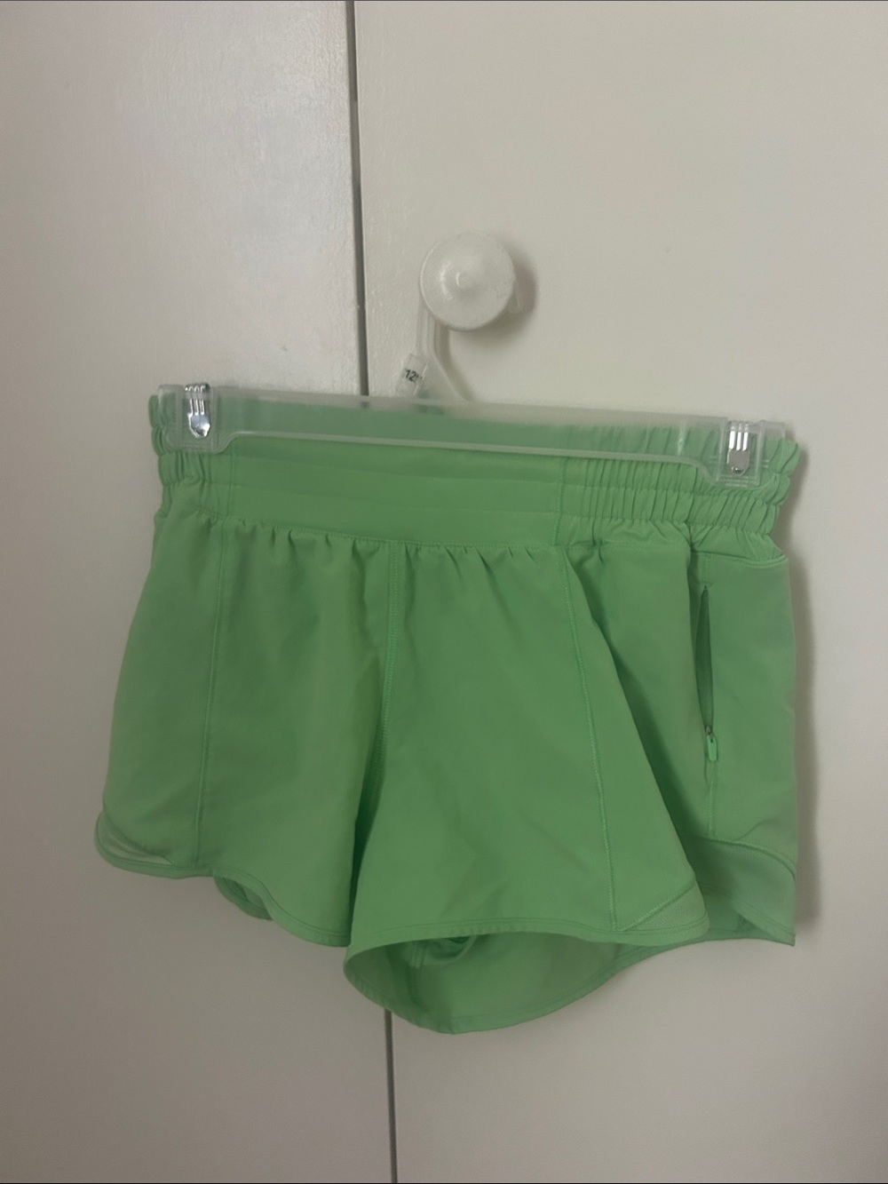 lululemon athletica 2.5 inch high rise hotty hots